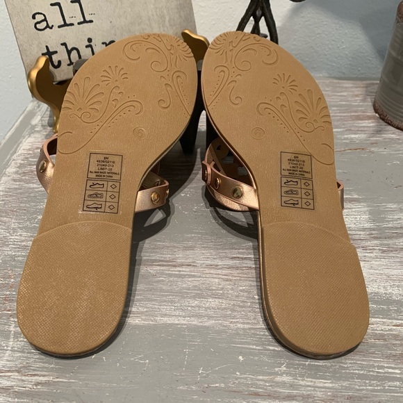 ROSE GOLD ornate thong sandals Pierre Dumas NIB 6 6.5 7 7.5 8 8.5 9 10 M width - Picture 7 of 14